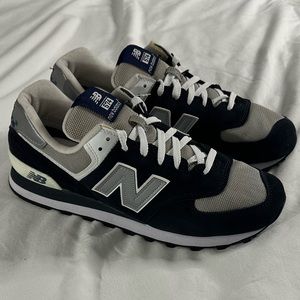 NEW BALANCE SNEAKERS NEVER USED